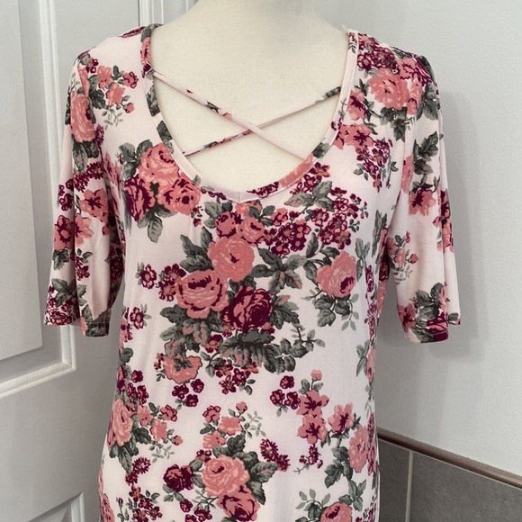 ❤️3/$30 Bobbie Brooks Floral Dress - Picture 2 of 8